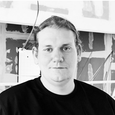 <span>Paul, 40</span>&nbsp;<span style='width: 25px; height: 16px; float: right; background-image: url(/bitmaps/flags_small/DE.PNG)'>&nbsp;</span><br><span>Erfurt, Alemania</span>&nbsp;<input type='button' class='joinbtn' style='float: right' value='JOIN NOW' />