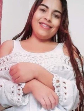 <span>Kimmy Moreira, 20</span> <span style='width: 25px; height: 16px; float: right; background-image: url(/bitmaps/flags_small/US.PNG)'> </span><span style='float: right;margin-right: 20px;'><i class='fa fa-heart'></i> 6</span><br><span>Greenwood V, United States of America</span> <input type='button' class='joinbtn' style='float: right' value='JOIN NOW' />