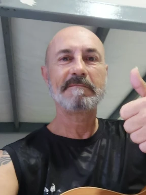 Spanish men looking for love