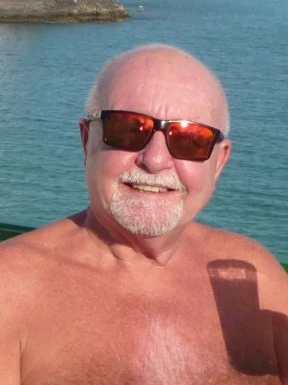 English men looking for love