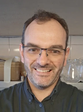 English men looking for love