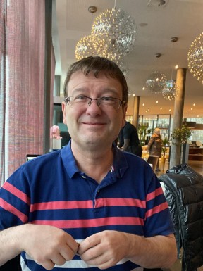 <span>Patrick, 60</span> <span style='width: 25px; height: 16px; float: right; background-image: url(/bitmaps/flags_small/CH.PNG)'> </span><span style='float: right;margin-right: 20px;'><i class='fa fa-heart'></i> 6</span><br><span>Bern, Switzerland</span> <input type='button' class='joinbtn' style='float: right' value='JOIN NOW' />