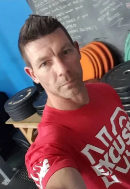 <span>Billy, 46</span>&nbsp;<span style='width: 25px; height: 16px; float: right; background-image: url(/bitmaps/flags_small/AU.PNG)'>&nbsp;</span><br><span>Adelaide, Australia</span>&nbsp;<input type='button' class='joinbtn' style='float: right' value='JOIN NOW' />