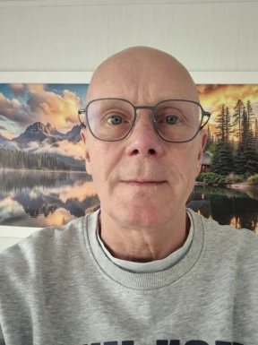 <span>Bo, 61</span>&nbsp;<span style='width: 25px; height: 16px; float: right; background-image: url(/bitmaps/flags_small/SE.PNG)'>&nbsp;</span><br><span>Vaestervik, Sweden</span>&nbsp;<input type='button' class='joinbtn' style='float: right' value='JOIN NOW' />