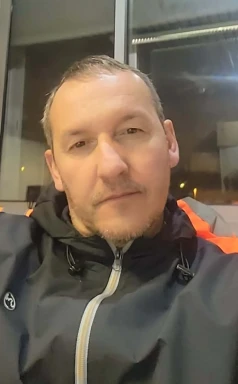 <span>Philippe , 52</span>&nbsp;<span style='width: 25px; height: 16px; float: right; background-image: url(/bitmaps/flags_small/FR.PNG)'>&nbsp;</span><br><span>Meaux, Франція</span>&nbsp;<input type='button' class='joinbtn' style='float: right' value='JOIN NOW' />