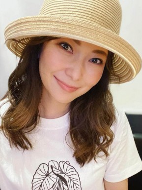 <span>Yuki, 35</span> <span style='width: 25px; height: 16px; float: right; background-image: url(/bitmaps/flags_small/JP.PNG)'> </span><span style='float: right;margin-right: 20px;'><i class='fa fa-heart'></i> 137</span><br><span>Tokyo, Japan</span> <input type='button' class='joinbtn' style='float: right' value='JOIN NOW' />