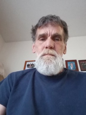<span>John, 67</span> <span style='width: 25px; height: 16px; float: right; background-image: url(/bitmaps/flags_small/US.PNG)'> </span><br><span>Sullivan In, 美国</span> <input type='button' class='joinbtn' style='float: right' value='JOIN NOW' />