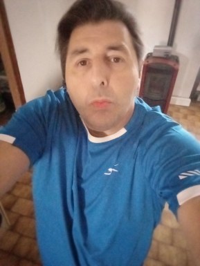 <span>Giovanni, 55</span> <span style='width: 25px; height: 16px; float: right; background-image: url(/bitmaps/flags_small/IT.PNG)'> </span><br><span>Gavardo, Italy</span> <input type='button' class='joinbtn' style='float: right' value='JOIN NOW' />