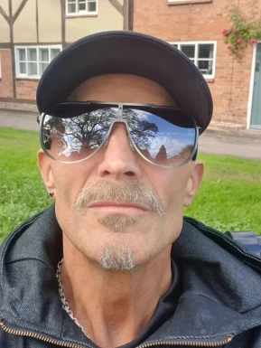 Spanish men looking for love