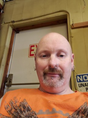 <span>Stephen, 55</span>&nbsp;<span style='width: 25px; height: 16px; float: right; background-image: url(/bitmaps/flags_small/US.PNG)'>&nbsp;</span><br><span>Chicago, 美国</span>&nbsp;<input type='button' class='joinbtn' style='float: right' value='JOIN NOW' />