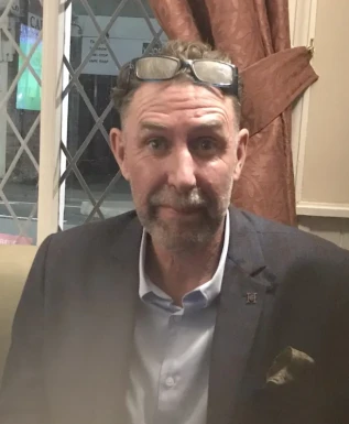 English men looking for love