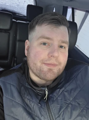 <span>Karl, 36</span> <span style='width: 25px; height: 16px; float: right; background-image: url(/bitmaps/flags_small/NO.PNG)'> </span><br><span>Kirkenes, Norway</span> <input type='button' class='joinbtn' style='float: right' value='JOIN NOW' />