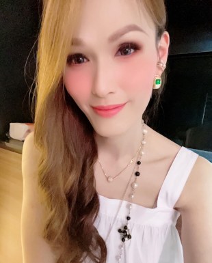<span>Denise, 41</span> <span style='width: 25px; height: 16px; float: right; background-image: url(/bitmaps/flags_small/SG.PNG)'> </span><span style='float: right;margin-right: 20px;'><i class='fa fa-heart'></i> 30</span><br><span>Singapore, Singapore</span> <input type='button' class='joinbtn' style='float: right' value='JOIN NOW' />