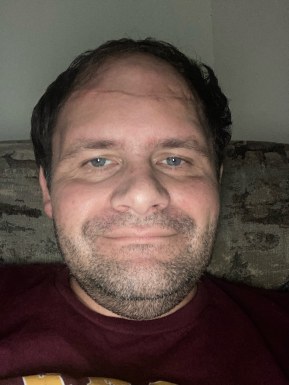 <span>Brandon, 39</span>&nbsp;<span style='width: 25px; height: 16px; float: right; background-image: url(/bitmaps/flags_small/US.PNG)'>&nbsp;</span><br><span>Willmar, Estados Unidos de América</span>&nbsp;<input type='button' class='joinbtn' style='float: right' value='JOIN NOW' />