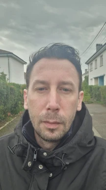 <span>Nicolas, 40</span>&nbsp;<span style='width: 25px; height: 16px; float: right; background-image: url(/bitmaps/flags_small/FR.PNG)'>&nbsp;</span><br><span>Nancy, France</span>&nbsp;<input type='button' class='joinbtn' style='float: right' value='JOIN NOW' />