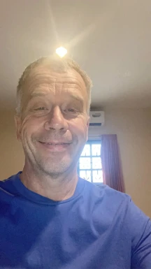 <span>Joost, 57</span> <span style='width: 25px; height: 16px; float: right; background-image: url(/bitmaps/flags_small/NL.PNG)'> </span><br><span>Amsterdam, Pays-Bas</span> <input type='button' class='joinbtn' style='float: right' value='JOIN NOW' />